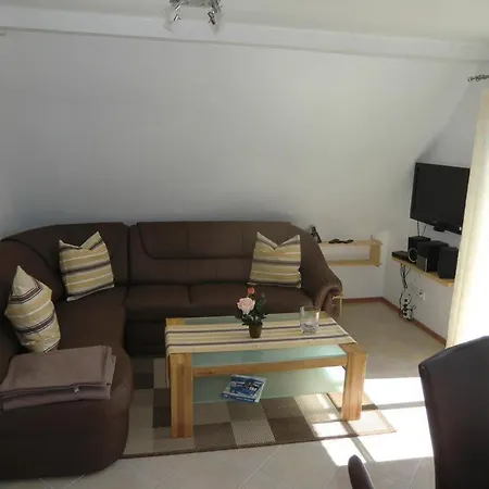 Daire Haus Deckstein - Og - Ferienwohnung 02 *